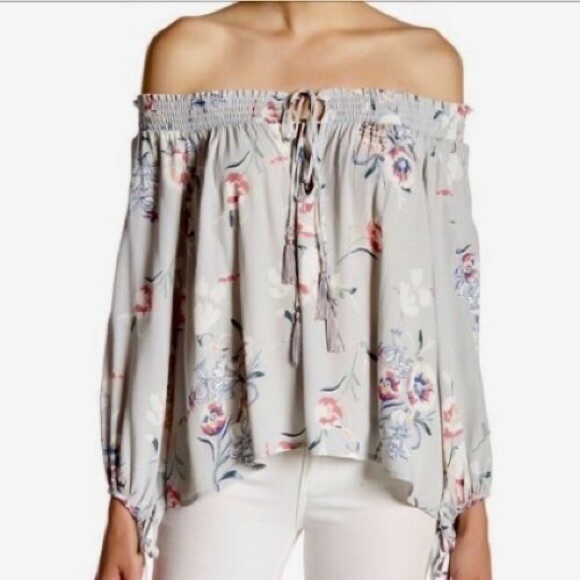 Astr The Label Floral Top in Gray with Off the Shoulder Styling sz M - Picture 1 of 12